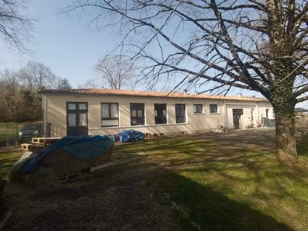 maison de campagne avec vue degagee  grande dependance attenante et garage