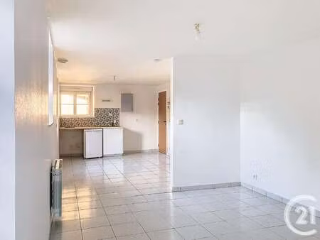 location appartement t1 à dinan (22100) : à louer t1 / 30m² dinan