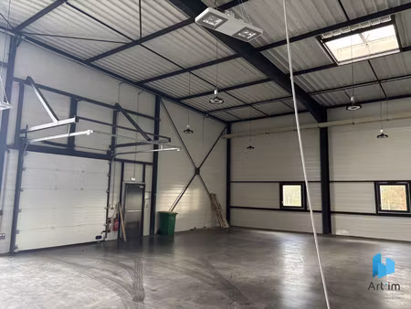 location local commercial