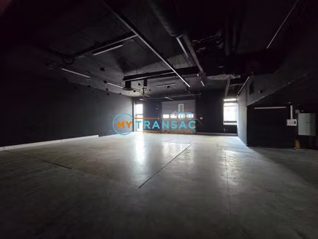 location local commercial