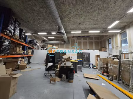 location local commercial