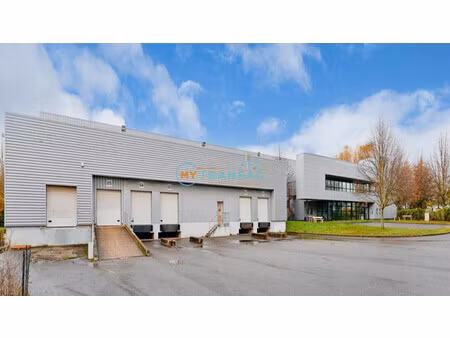 location local commercial