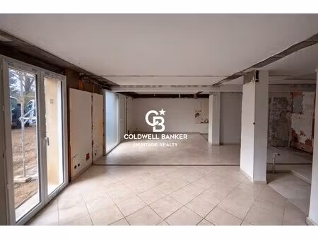 dardilly – plateau à aménager de 105 m² avec terrasse