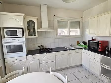 chambre meublée dans une belle villa arborée