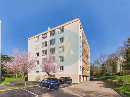 appartement t2 lumineux 64m2 avec garage et dpe en c à never