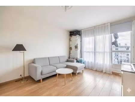 lumineux studio sans vis-à-vis à garges-lès-gonesse