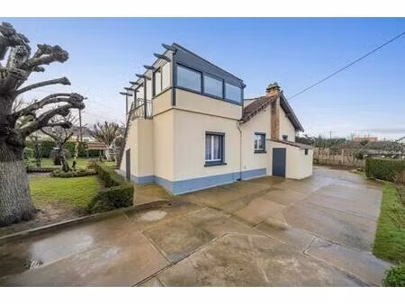 maison de 5 pièces de 119 m2 avec vie de plain-pied en vente à breuillet - idéal pour les 