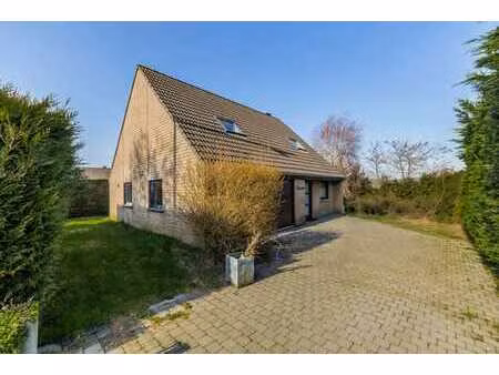 confort et espace : villa 4 chambres avec garage et jardin