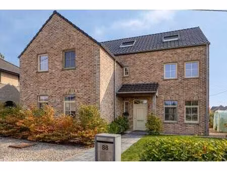 ruime gezinswoning ideaal voor zorg- of kangoeroewonen