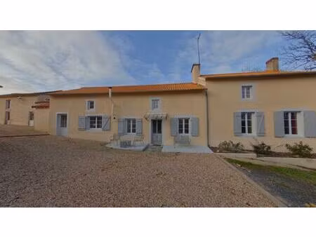 propriété proche montmorillon  pindray 86 10 pièce(s) 260 m2