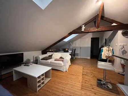 location appartement 3 pièces à angers (49000) : à louer 3 pièces / 28m² angers