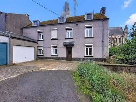 a vendre à arlon : maison 2 façades à rénover  idéalement si
