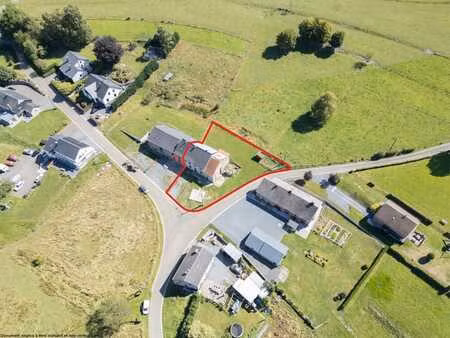 charmante fermette avec grange et terrain à bertogne