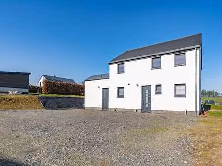 maison neuve avec 3 chambres à gouvy