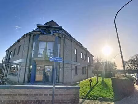 appartement lumineux de 2 chambres dans un emplacement privi