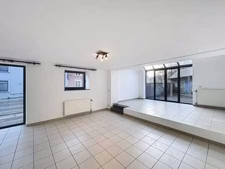 appartement 2 chambres au rez-de-chaussée avec terrasse