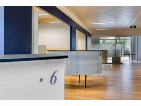 groot kantoor of handelspand te dadizele