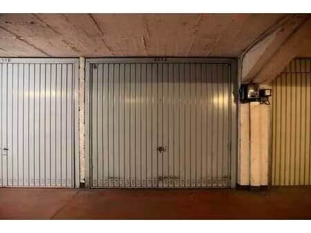 garage box à vendre à molenbeek au domaine fleuri