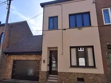 superbe maison totalement rénovée avec jardin et garage