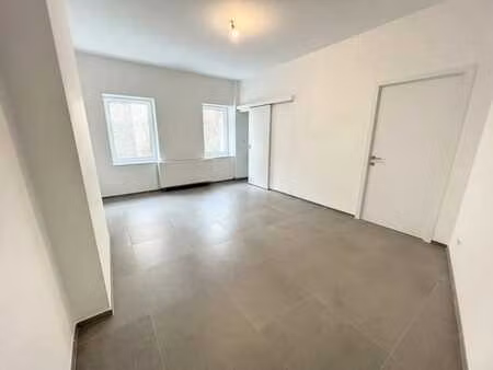 superbe maison 3 façades peb c terrasse jardin et parking !