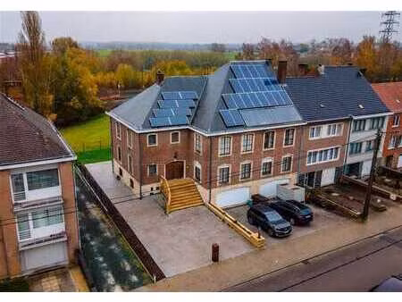 charmante maison unifamiliale pleine de potentiel.