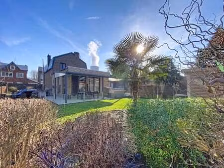 superbe maison 4 façades - 3 ch à ampsin