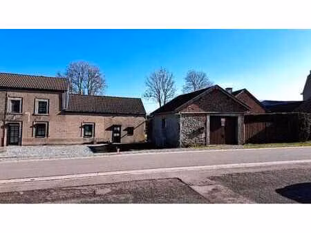 maison à vendre à clavier  grand jardin