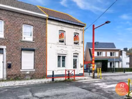 maison 3 façades en bon état  2 chambres  cave