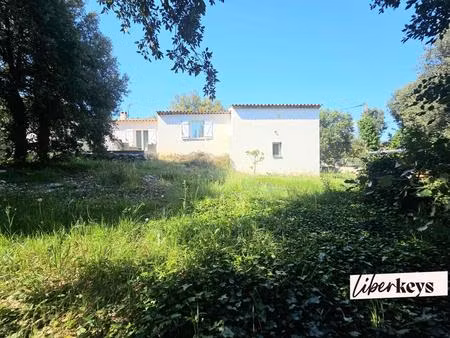 maison de 134 m² sur 1200 m² de terrain plat  clôturé et arboré