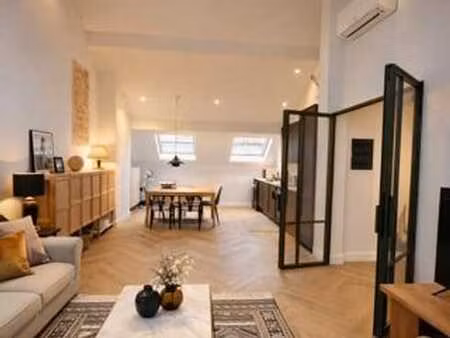 louise/place stéphanie  appartement 1ch + bureau & terrasse