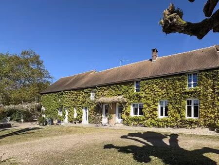 propriété rare dans un environnement tres calme avec accès au bord de l'eure