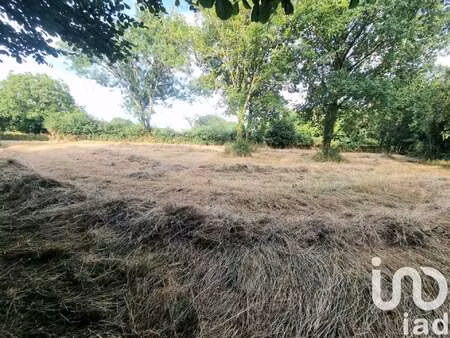 vente terrain à saint-laurent-de-la-salle (85410) : à vendre / 1810m² saint-laurent-de-la-