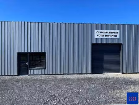 location bureaux et commerces à torigny-les-villes (50160) : à louer / 140m² torigny-les-v