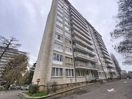 appartement au 5ème étage avec 3 chambres