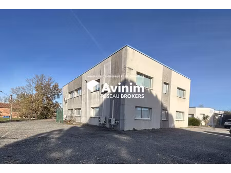 location local commercial