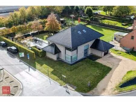 recente en energiezuinige villa op een perceel van 1.688 ...