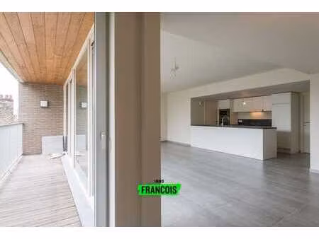 appartement étonnamment spacieux et prêt à emménager avec 2…