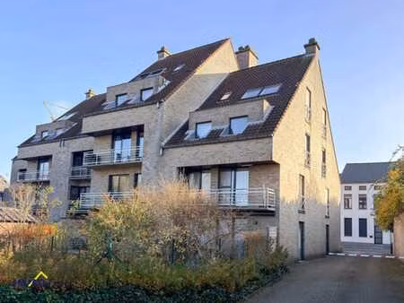 appartement avec garage et parking  idéalement situé!