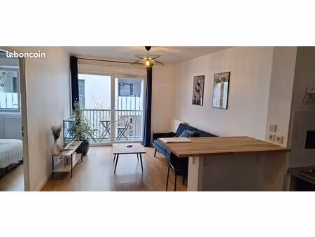 joli appartement meublé à deux pas des quais  avec parking souterrain - bordeaux (33)