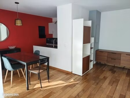 t3 meublé proche rotonde et allées provençales avec balcon  cave et 2 places de parking