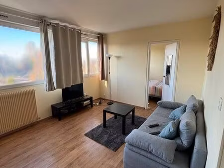 sous location cergy préfecture mai-août étudiant uniquement