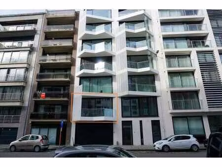 appartement neuf de 2 chambres et terrasse dans le centre d