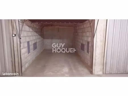 garage/box 13 m² aix les bains