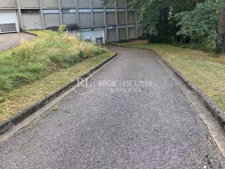 parking/box 14 m² lyon