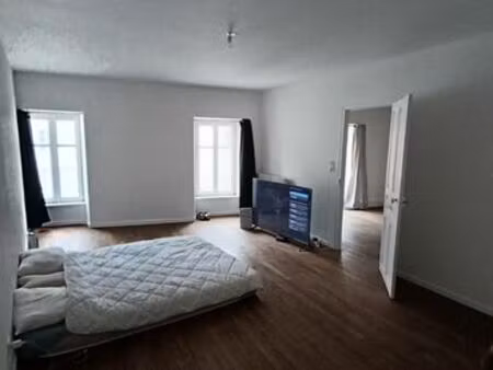 loue f2 bis centre ville