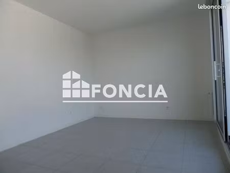 studio 1 pièce 28 m²