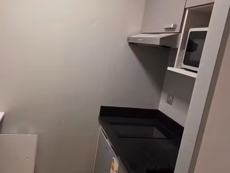 ◊ studio rénové 24m² avec balcon – résidence sécurisée – rue clovis