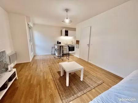 studio 1 pièce 28 m²