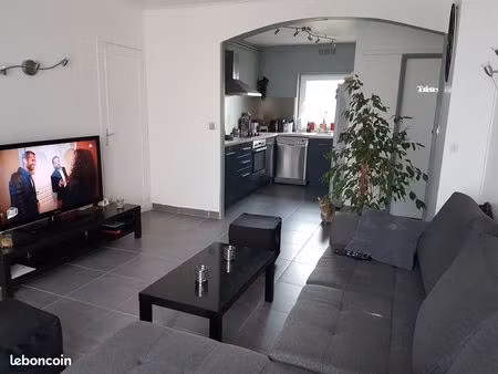 f3 bis à louer à sens