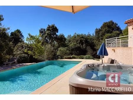 villa contemporaine t5 avec dépendance et piscine - forcalqueiret (83136)